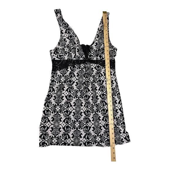 Linea Donatella Women's Medium Lace V-Neck Paisley Print Pajama Nightgown - Picture 6 of 6